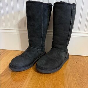 UGG Australia Black Women’s Classic Tall Boot (size 10)